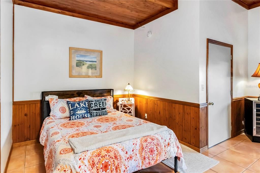 En Venta: $895,000 (5 camas, 3 baños, 3180 Pies cuadrados)