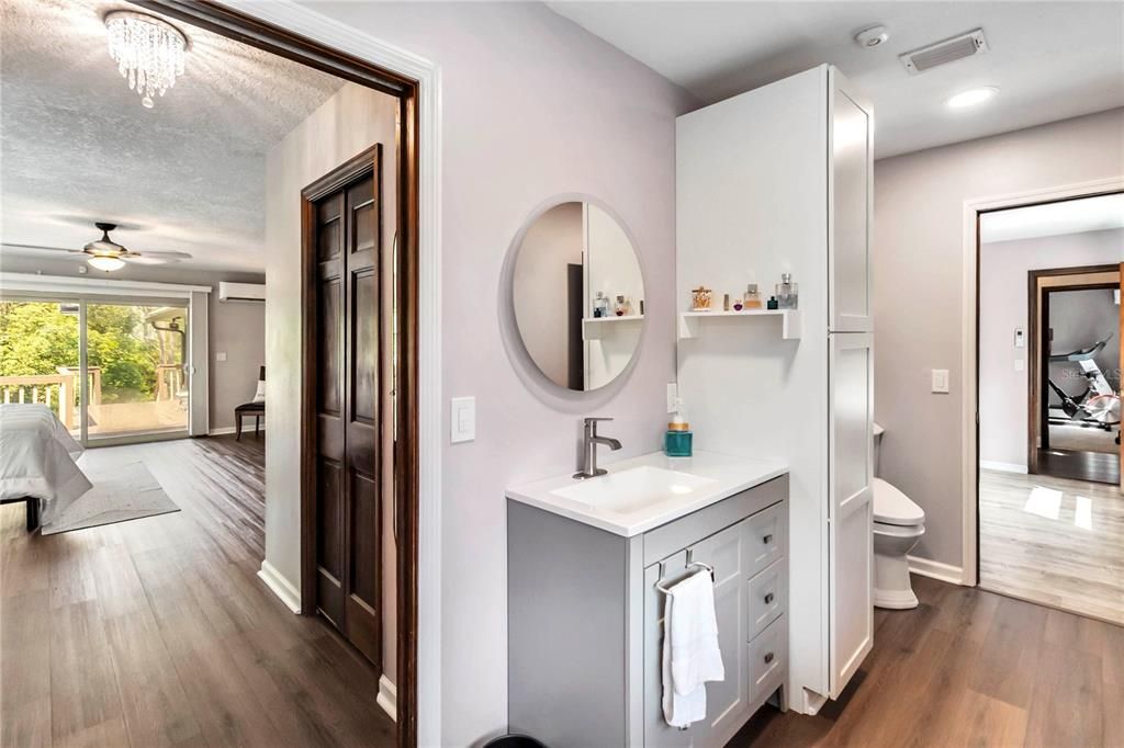 En Venta: $895,000 (5 camas, 3 baños, 3180 Pies cuadrados)