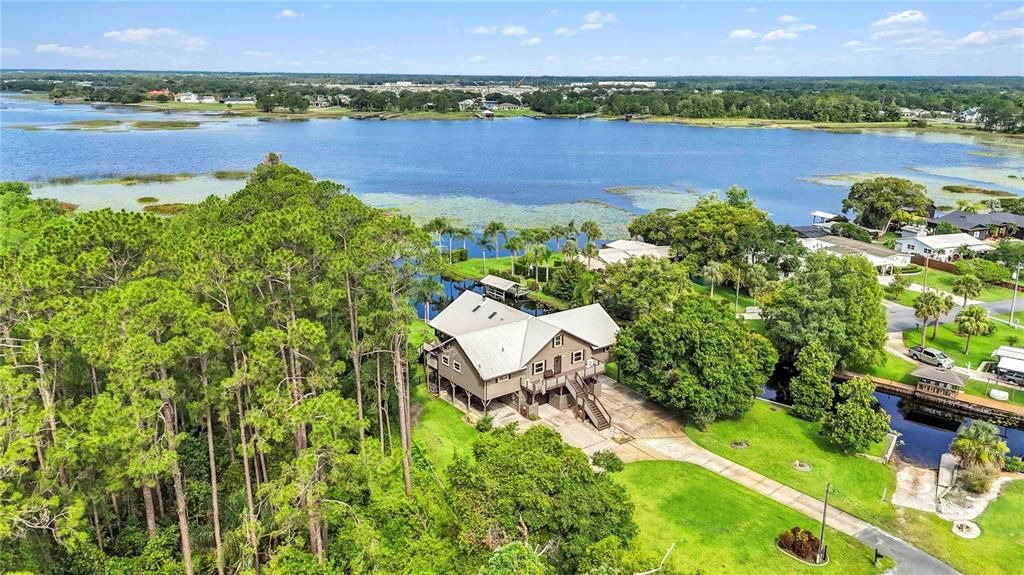 En Venta: $895,000 (5 camas, 3 baños, 3180 Pies cuadrados)