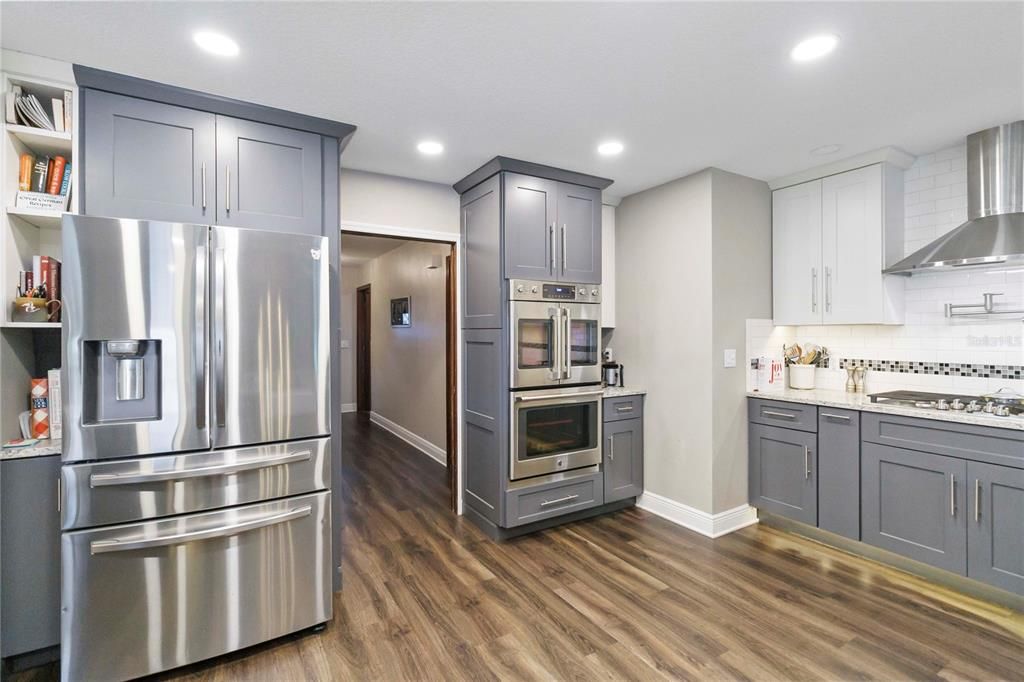 En Venta: $895,000 (5 camas, 3 baños, 3180 Pies cuadrados)