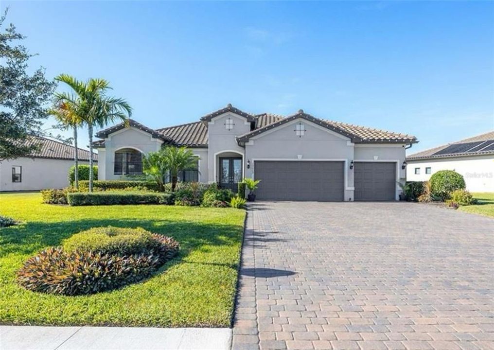 Recently Sold: $1,275,000 (4 beds, 3 baths, 3077 Square Feet)