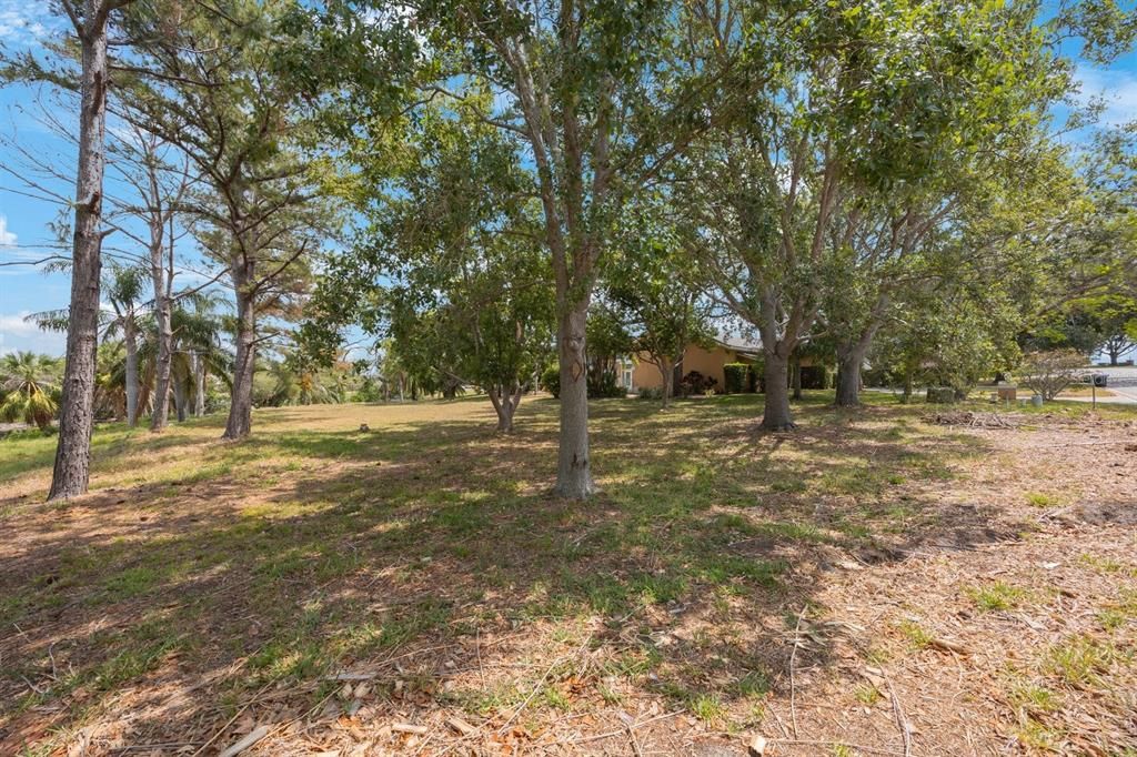 待售: $209,900 (0.75 acres)