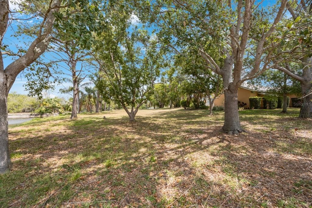 待售: $209,900 (0.75 acres)