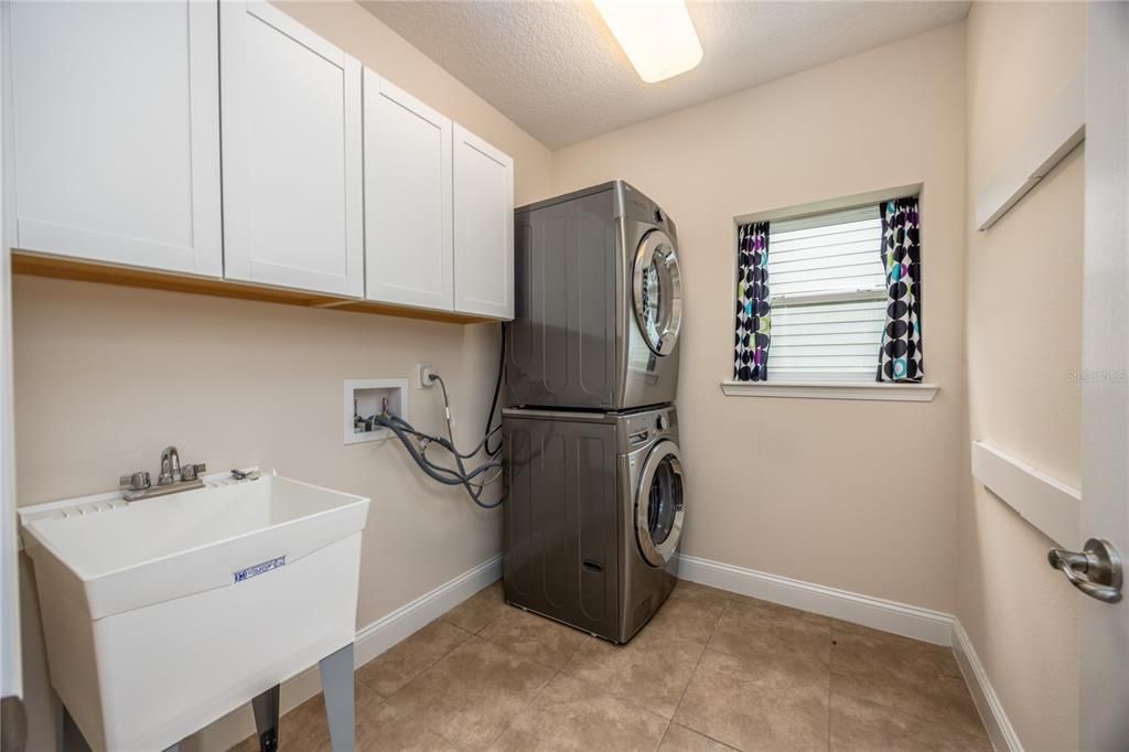 На продажу: $450,000 (4 спален, 3 ванн, 2712 Квадратных фут)