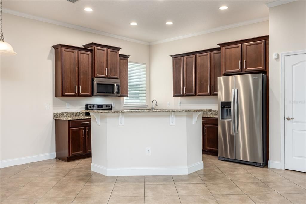 На продажу: $450,000 (4 спален, 3 ванн, 2712 Квадратных фут)