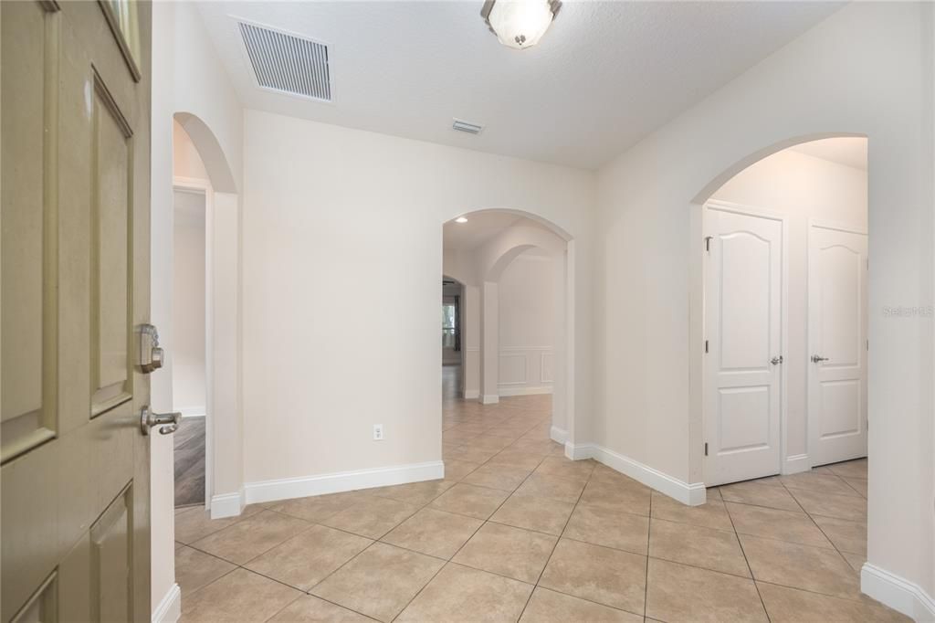 На продажу: $450,000 (4 спален, 3 ванн, 2712 Квадратных фут)