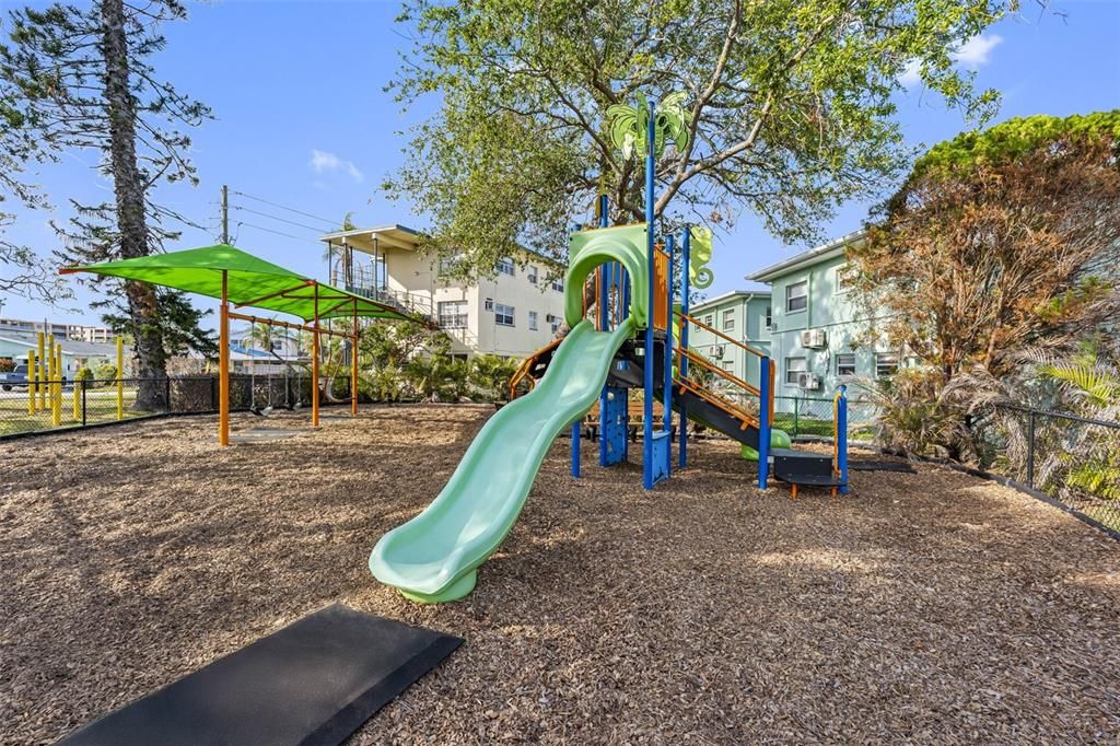 待售: $1,475,000 (0.19 acres)