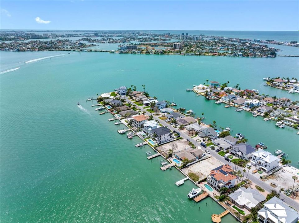 待售: $1,475,000 (0.19 acres)