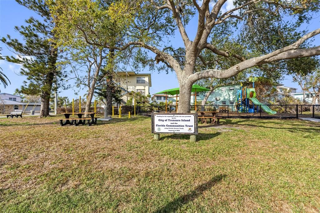 待售: $1,475,000 (0.19 acres)