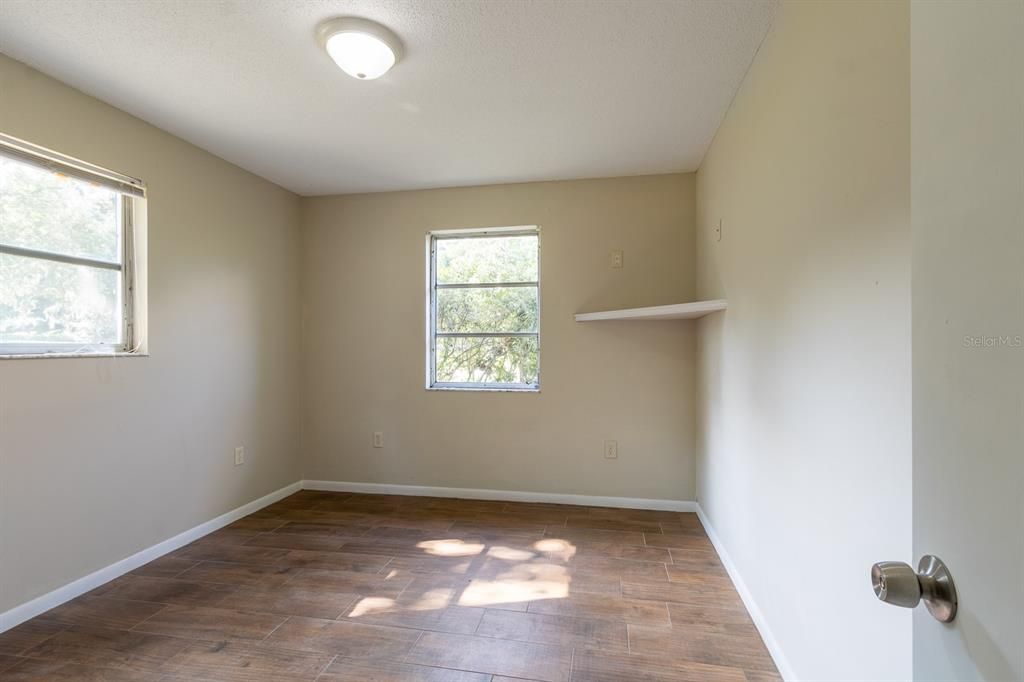 Active With Contract: $230,000 (3 beds, 1 baths, 1053 Square Feet)