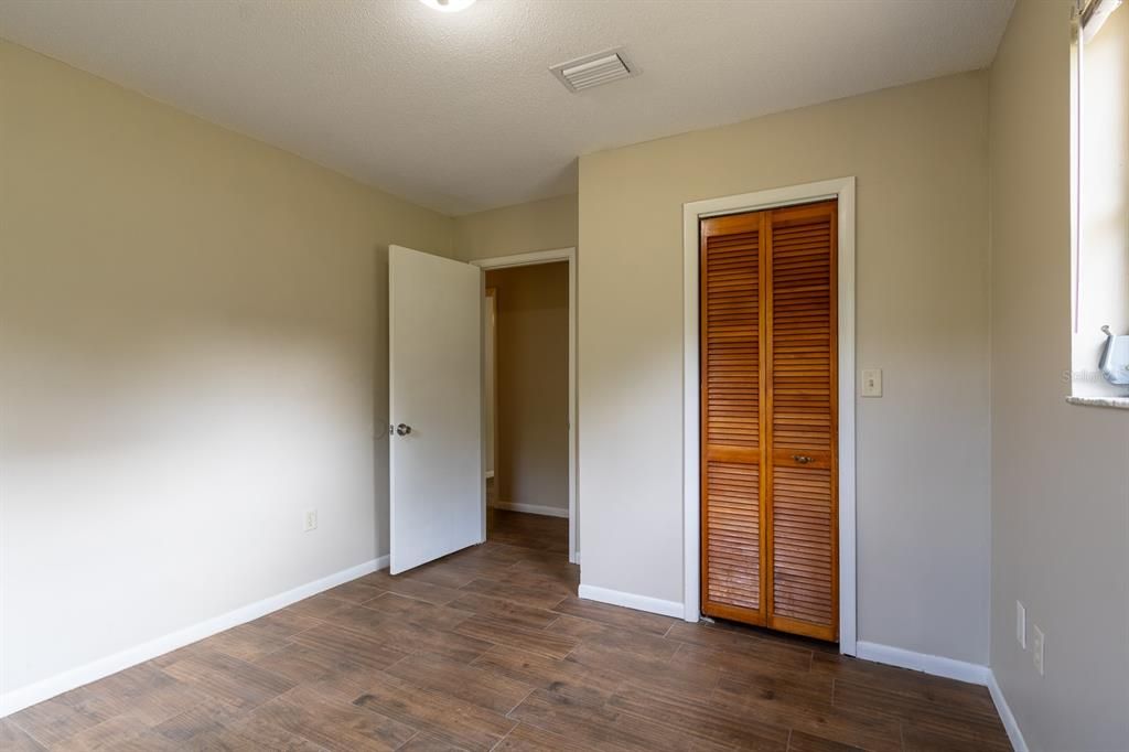 Active With Contract: $230,000 (3 beds, 1 baths, 1053 Square Feet)