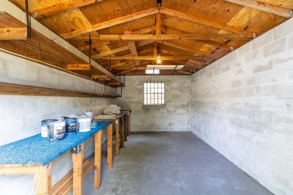 Active With Contract: $230,000 (3 beds, 1 baths, 1053 Square Feet)