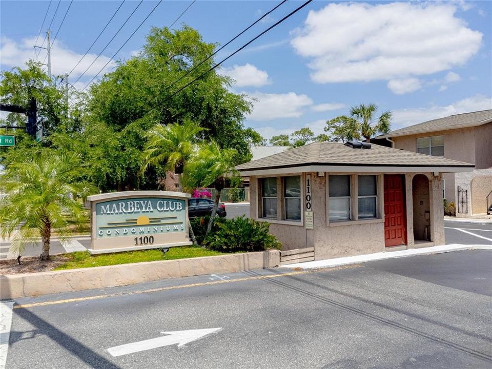 На продажу: $173,700 (2 спален, 2 ванн, 1040 Квадратных фут)