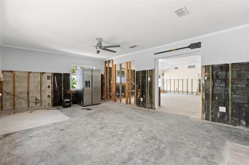 Active With Contract: $999,000 (3 beds, 3 baths, 1883 Square Feet)