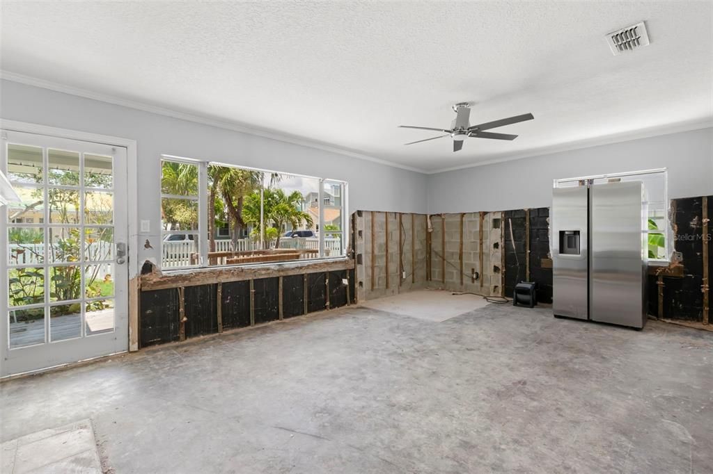 Active With Contract: $999,000 (3 beds, 3 baths, 1883 Square Feet)