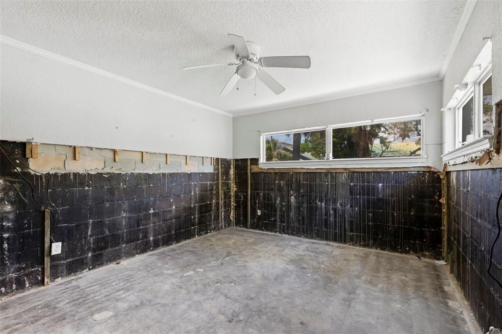 Active With Contract: $999,000 (3 beds, 3 baths, 1883 Square Feet)