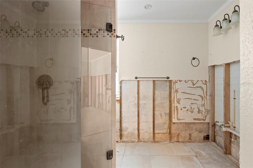 Active With Contract: $999,000 (3 beds, 3 baths, 1883 Square Feet)