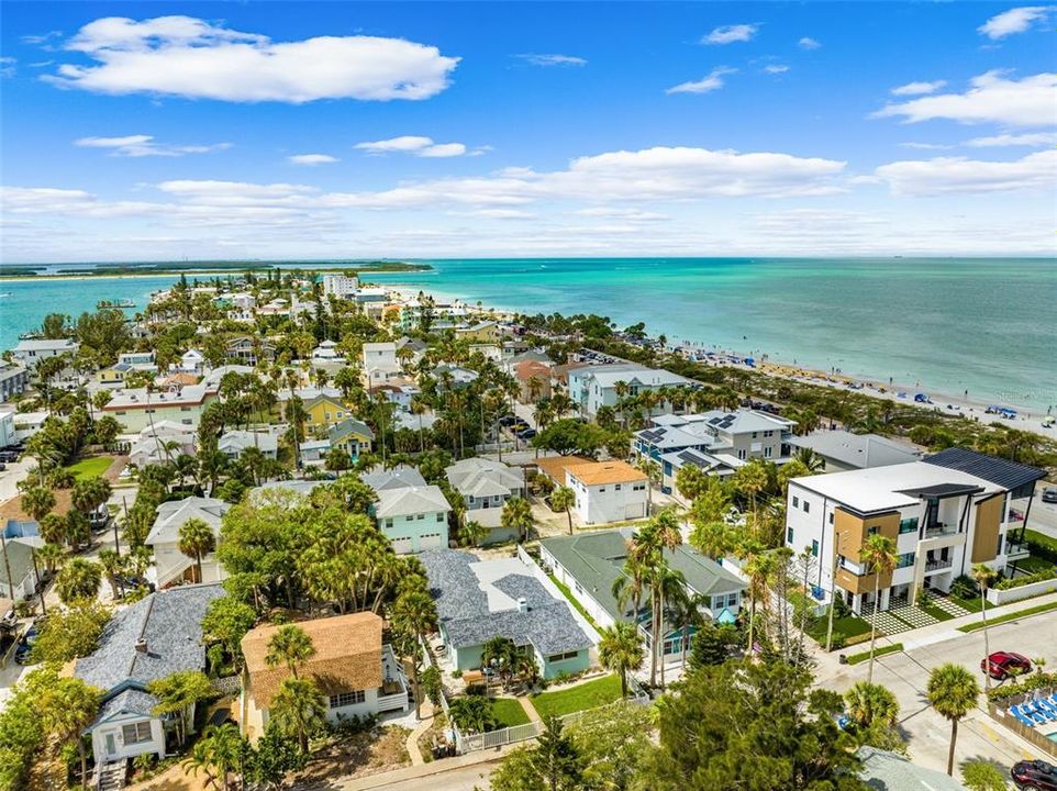 Active With Contract: $999,000 (3 beds, 3 baths, 1883 Square Feet)