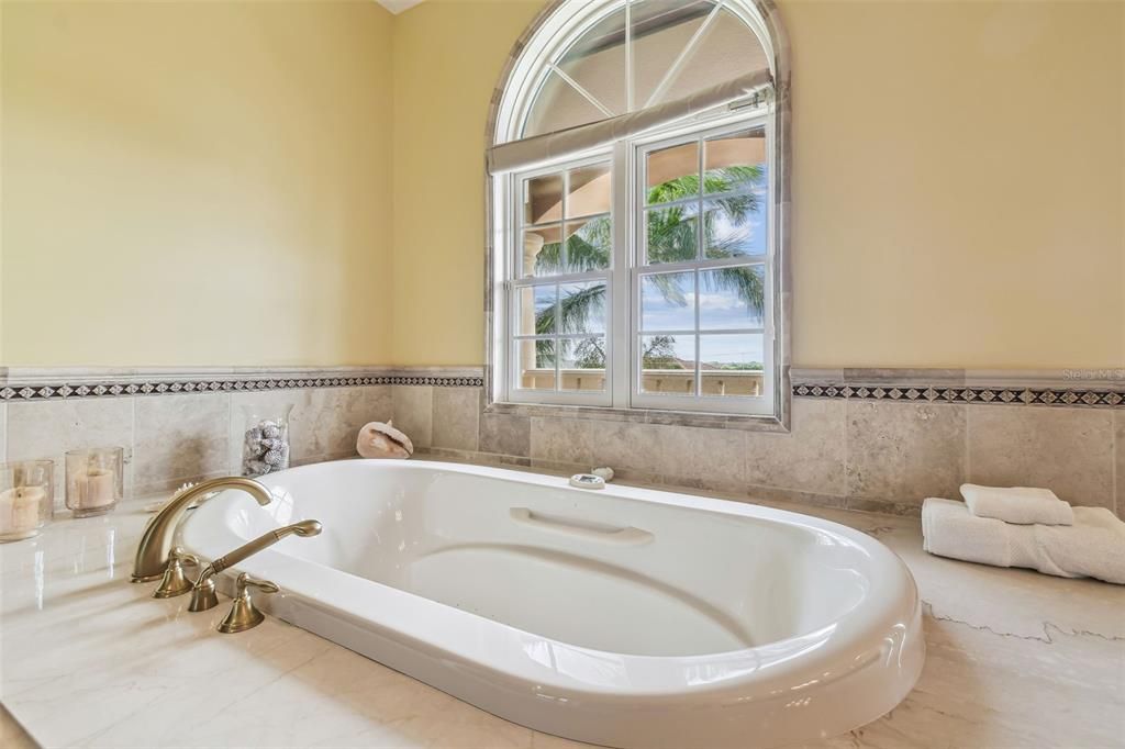 En Venta: $6,968,900 (5 camas, 5 baños, 7092 Pies cuadrados)