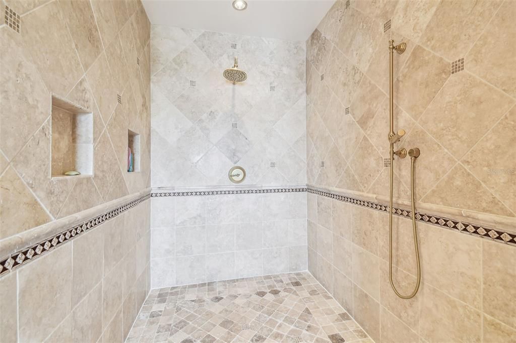 En Venta: $6,968,900 (5 camas, 5 baños, 7092 Pies cuadrados)