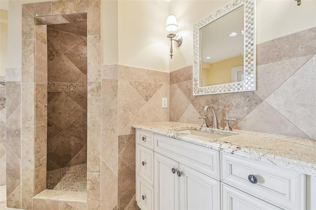 En Venta: $6,968,900 (5 camas, 5 baños, 7092 Pies cuadrados)