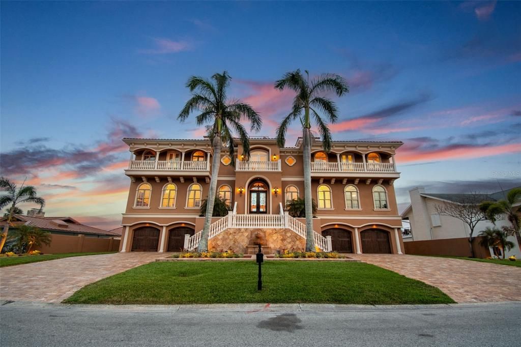 En Venta: $6,968,900 (5 camas, 5 baños, 7092 Pies cuadrados)