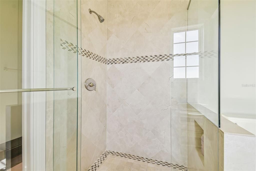 En Venta: $6,968,900 (5 camas, 5 baños, 7092 Pies cuadrados)