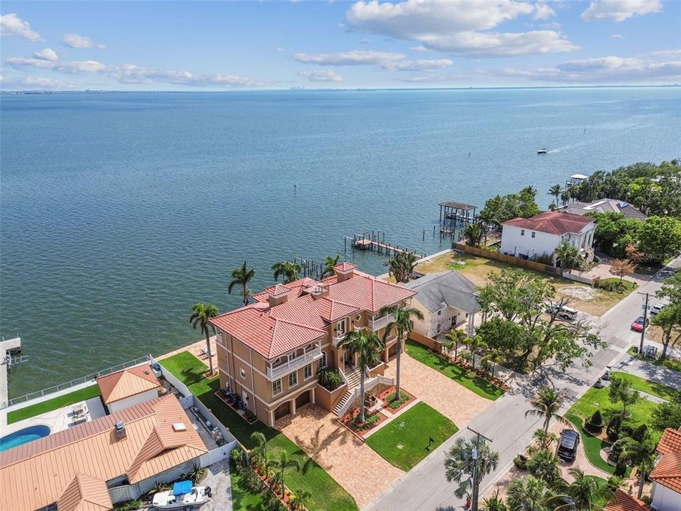 En Venta: $6,968,900 (5 camas, 5 baños, 7092 Pies cuadrados)