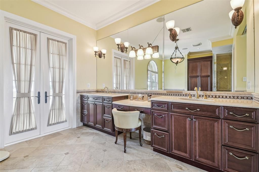 En Venta: $6,968,900 (5 camas, 5 baños, 7092 Pies cuadrados)