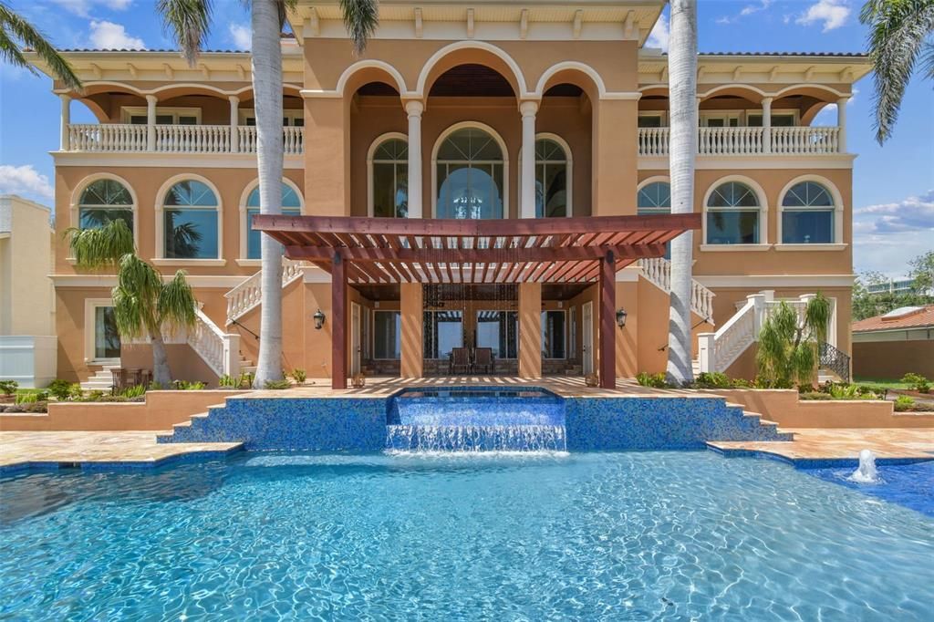 En Venta: $6,968,900 (5 camas, 5 baños, 7092 Pies cuadrados)