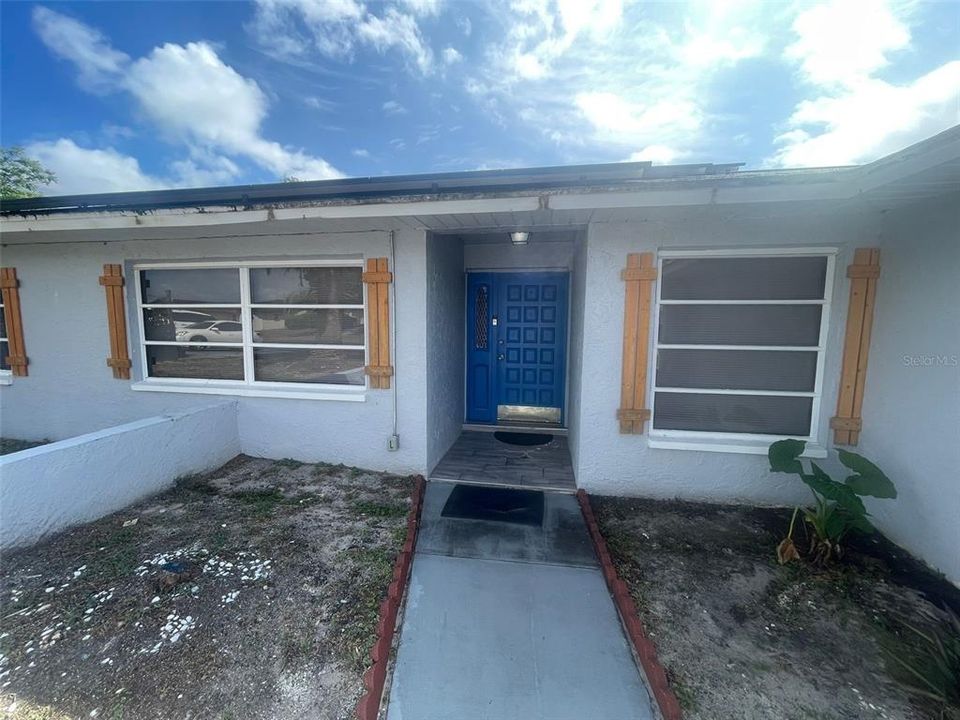 合同活跃: $354,900 (3 贝兹, 2 浴室, 1550 平方英尺)