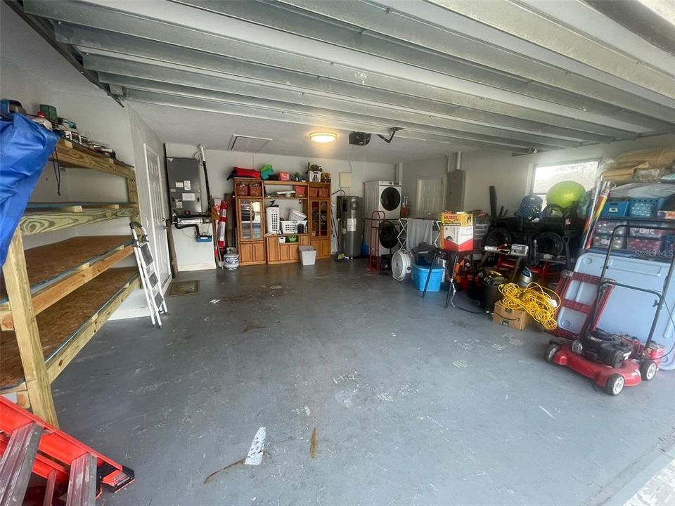 合同活跃: $354,900 (3 贝兹, 2 浴室, 1550 平方英尺)