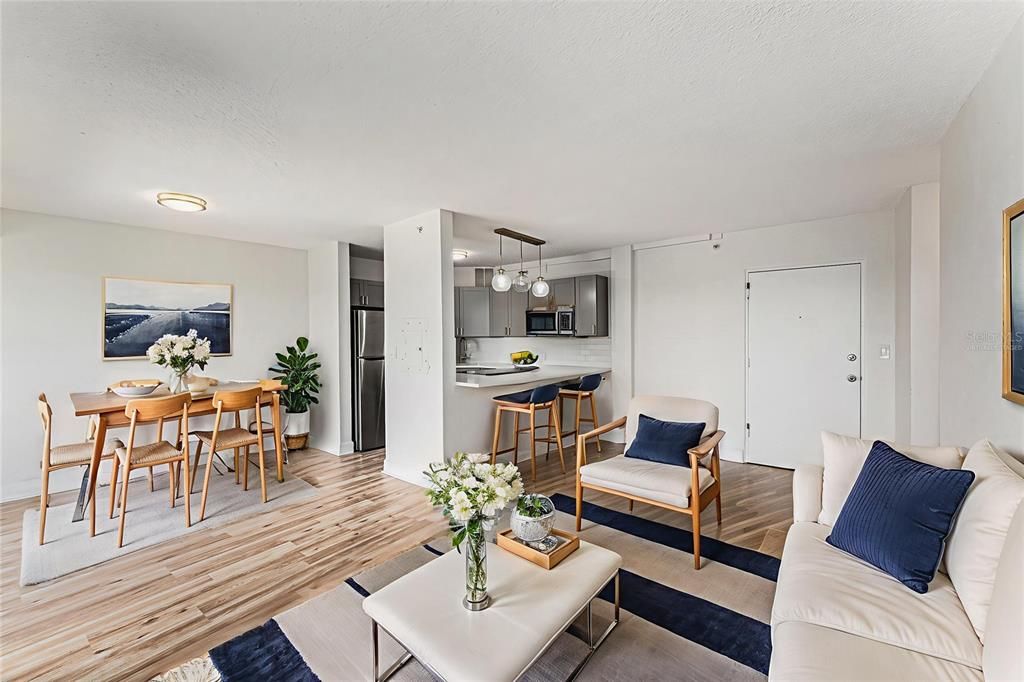 For Sale: $100,000 (1 beds, 1 baths, 708 Square Feet)