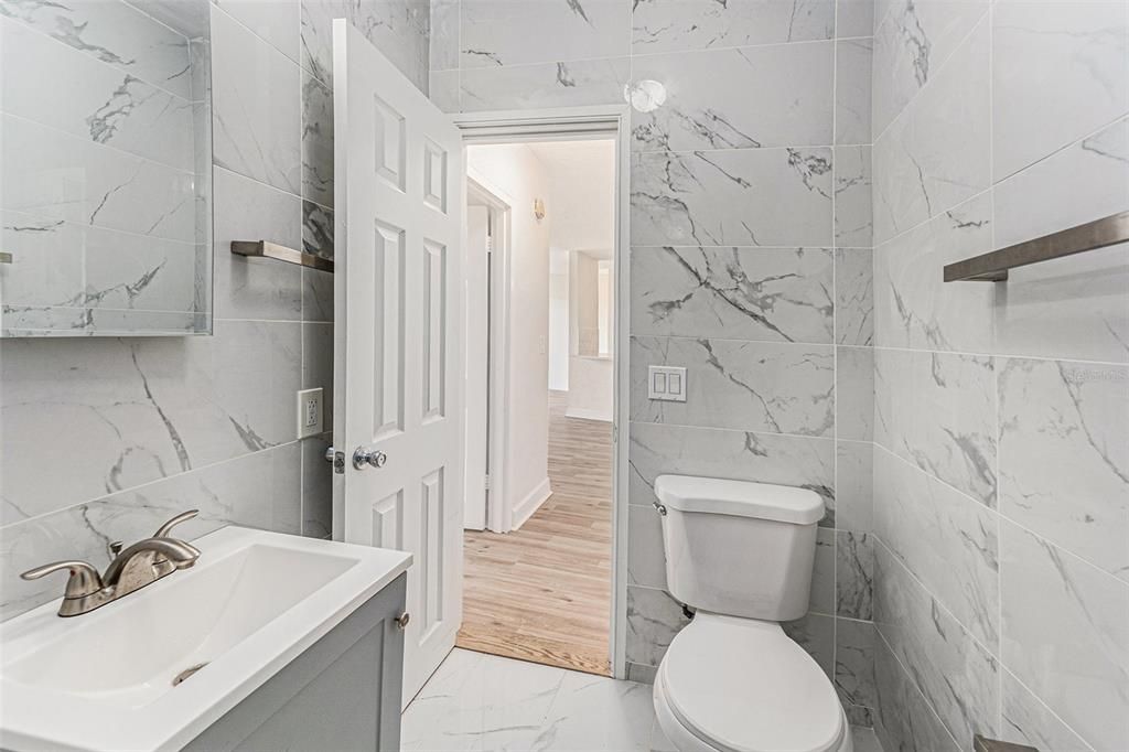 For Sale: $100,000 (1 beds, 1 baths, 708 Square Feet)