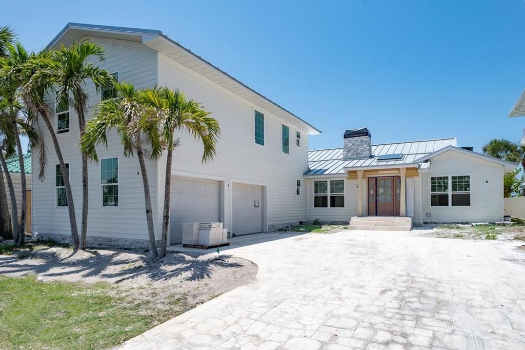 For Sale: $3,900,000 (6 beds, 5 baths, 3719 Square Feet)