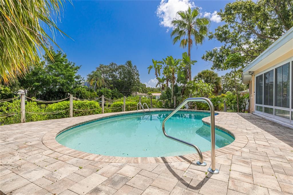 For Sale: $748,000 (4 beds, 2 baths, 2166 Square Feet)