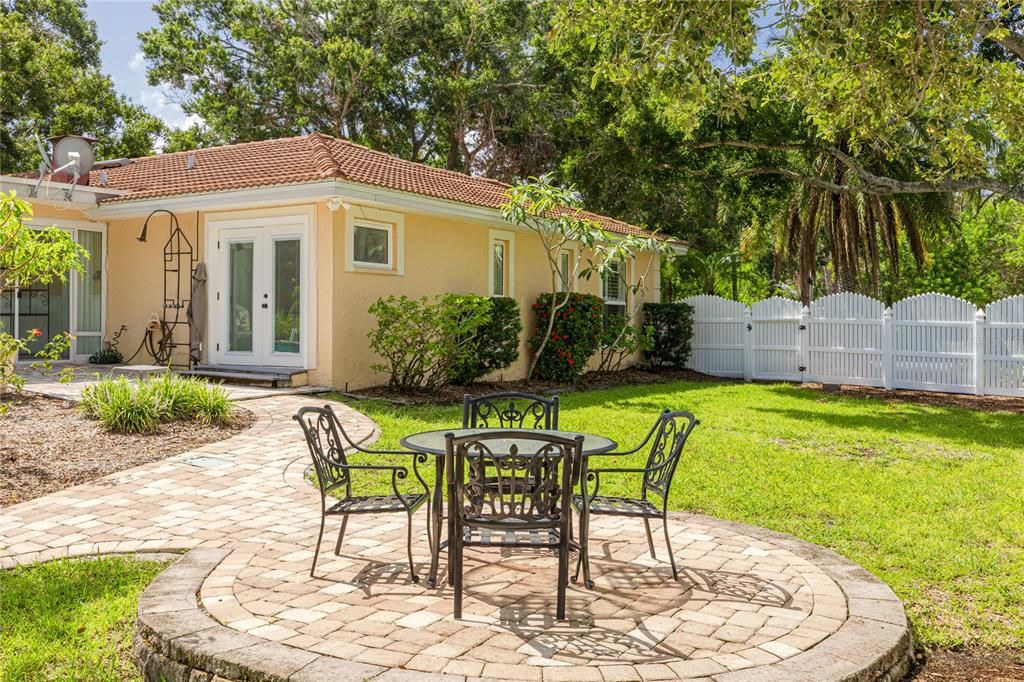 For Sale: $748,000 (4 beds, 2 baths, 2166 Square Feet)