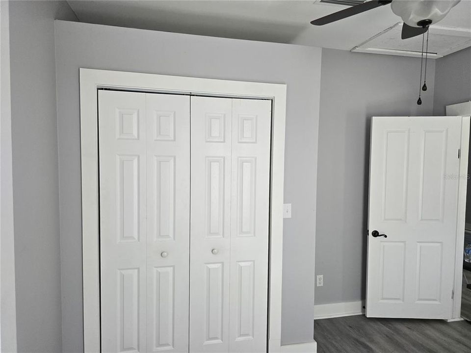 合同活跃: $214,900 (3 贝兹, 1 浴室, 1105 平方英尺)