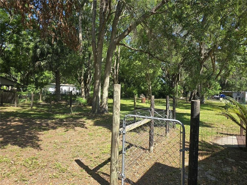 合同活跃: $214,900 (3 贝兹, 1 浴室, 1105 平方英尺)