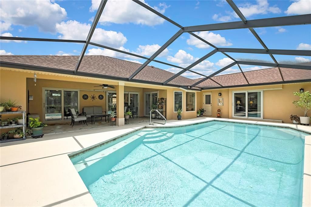 Active With Contract: $437,000 (3 beds, 2 baths, 2482 Square Feet)