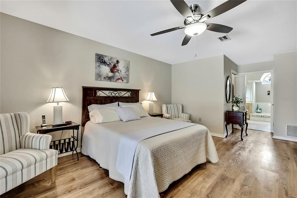 Active With Contract: $437,000 (3 beds, 2 baths, 2482 Square Feet)