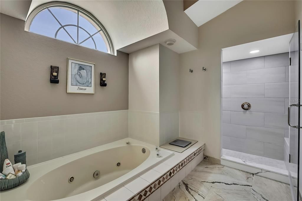 Active With Contract: $437,000 (3 beds, 2 baths, 2482 Square Feet)