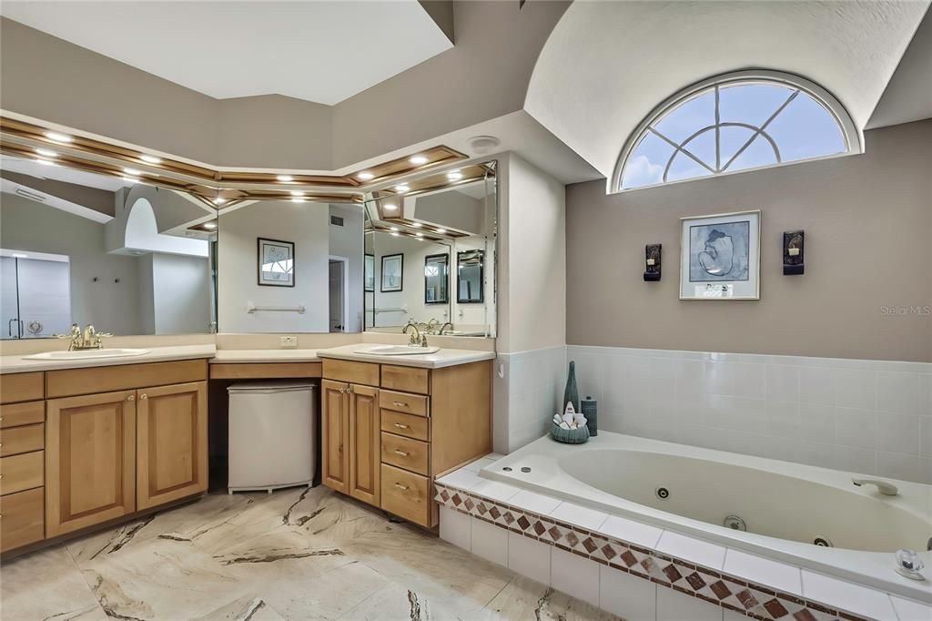 Active With Contract: $437,000 (3 beds, 2 baths, 2482 Square Feet)