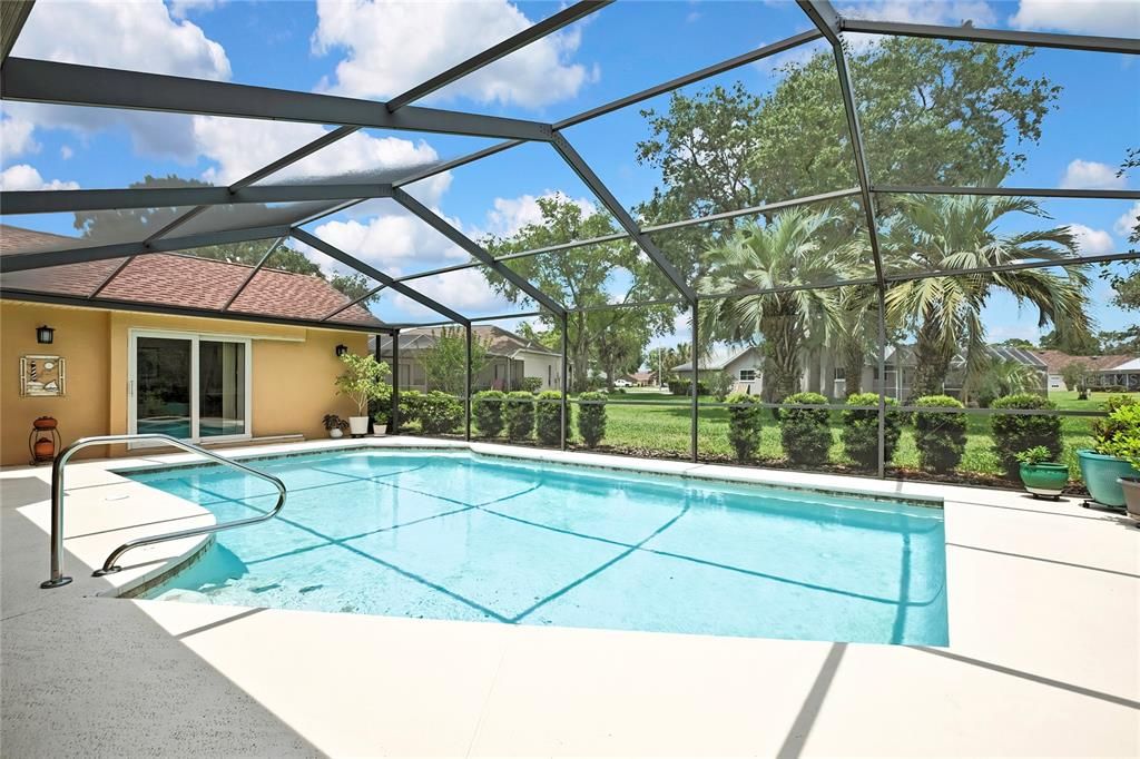 Active With Contract: $437,000 (3 beds, 2 baths, 2482 Square Feet)