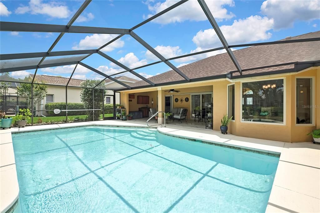 Active With Contract: $437,000 (3 beds, 2 baths, 2482 Square Feet)