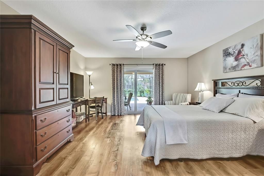 Active With Contract: $437,000 (3 beds, 2 baths, 2482 Square Feet)