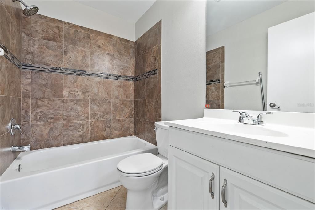 For Sale: $229,000 (2 beds, 2 baths, 1020 Square Feet)
