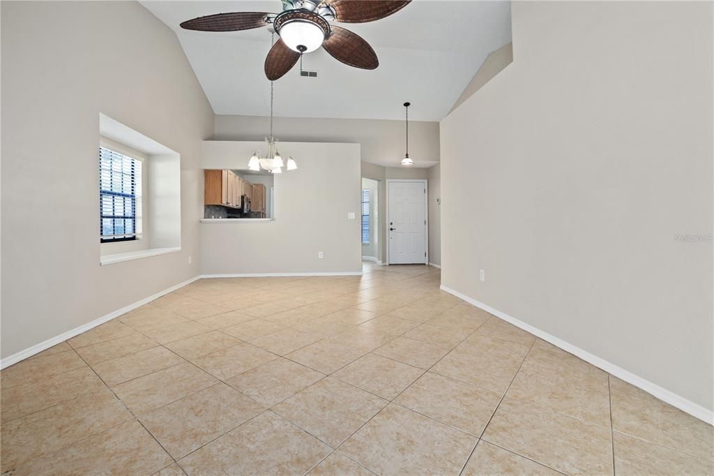 For Sale: $229,000 (2 beds, 2 baths, 1020 Square Feet)