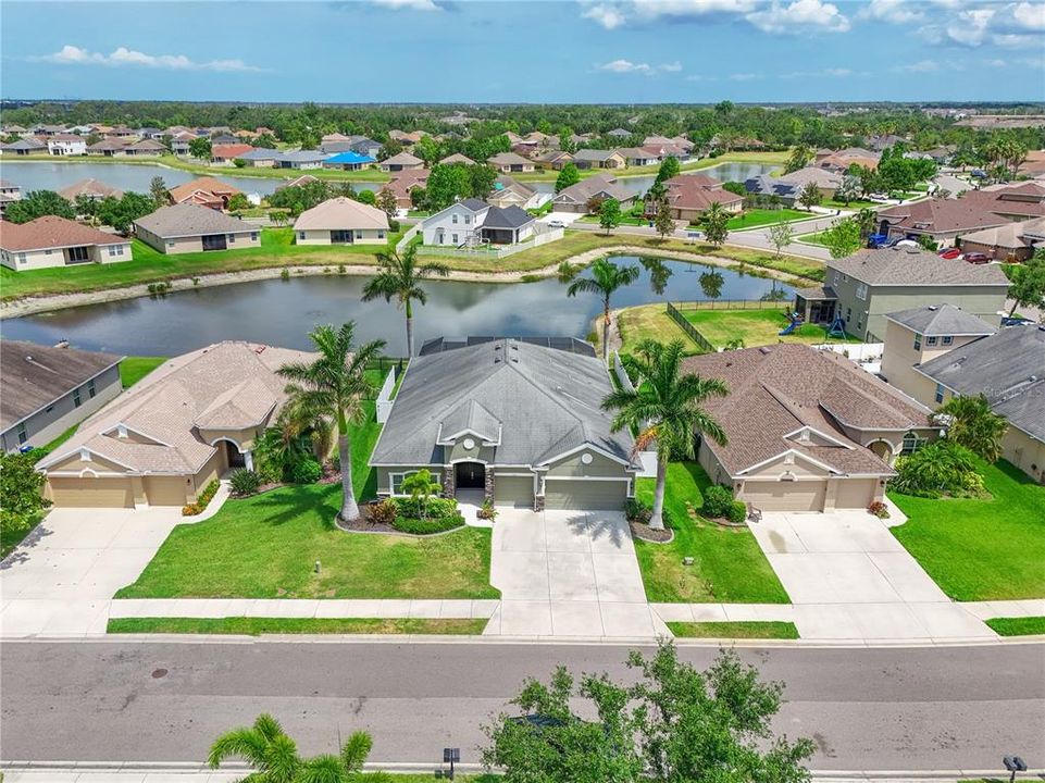 Active With Contract: $550,000 (4 beds, 3 baths, 2662 Square Feet)