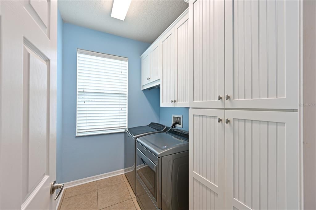 Active With Contract: $550,000 (4 beds, 3 baths, 2662 Square Feet)